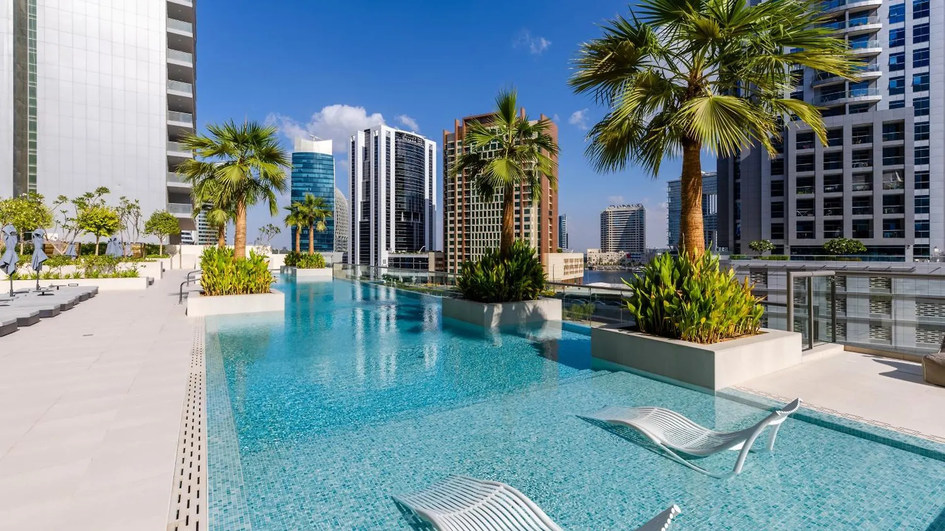 Maison Privee - Classy Urban Retreat With Amazing Dubai Canal Views United Arab Emirates